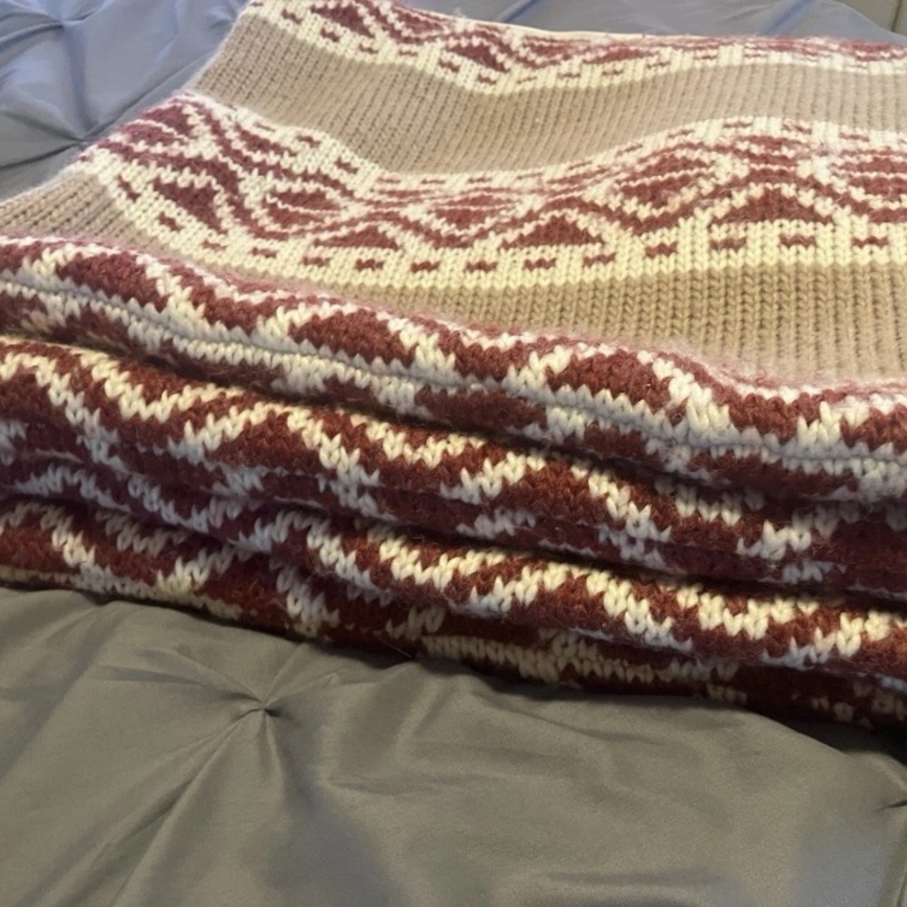 Ruffhewn Pillow Covers Cozy Knit with Rust/Cream Fair Isle Pattern (4)